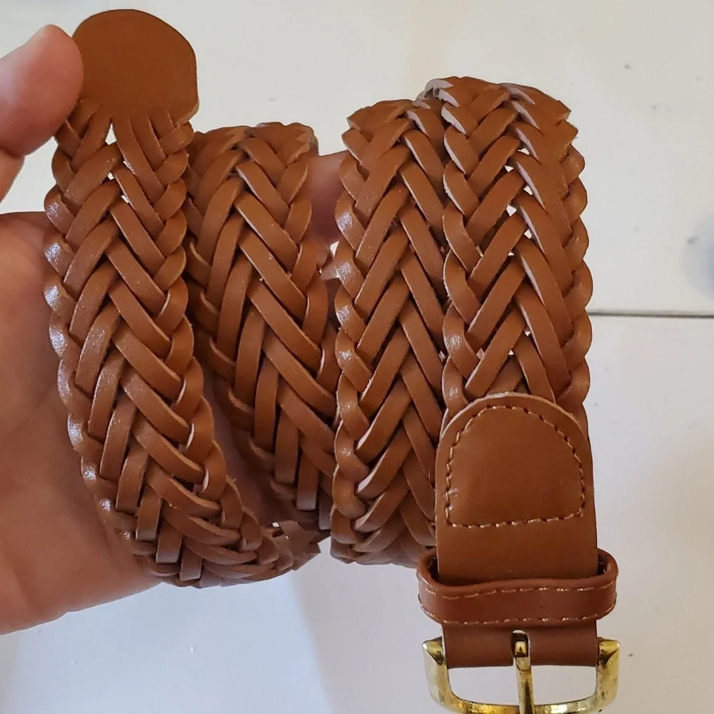 New womens braided leather brown belt size M/L